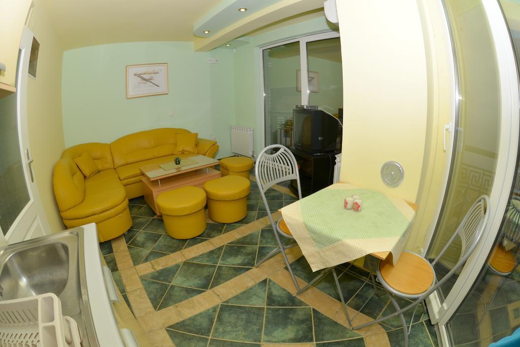 Rooms And Apartaments De Niro Trpejca Bilik gambar
